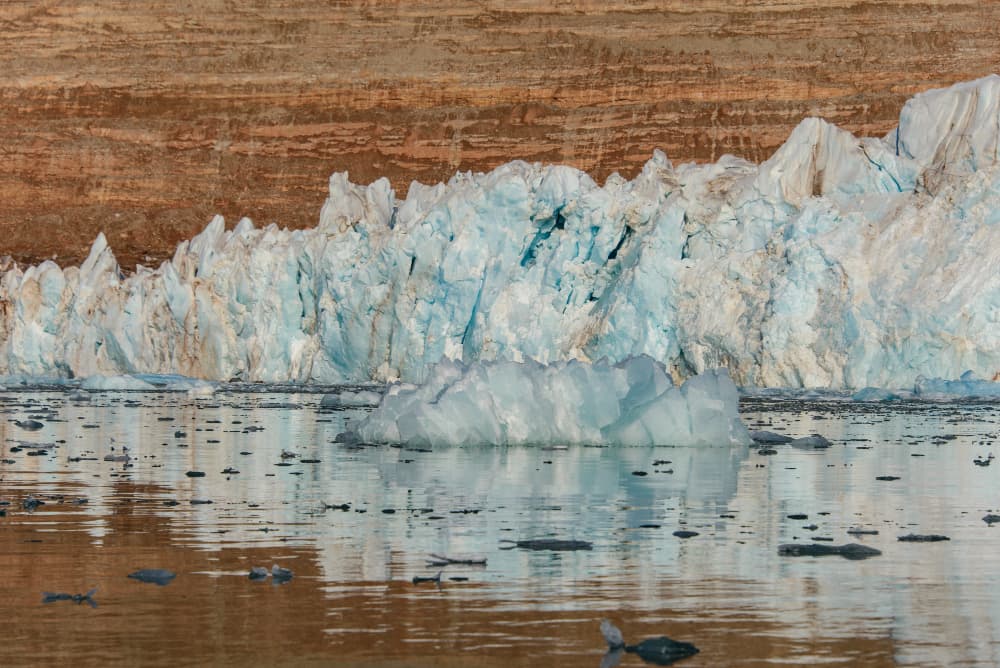 Impacto del cambio climático en el derretimiento de los glaciares y el aumento del nivel del mar