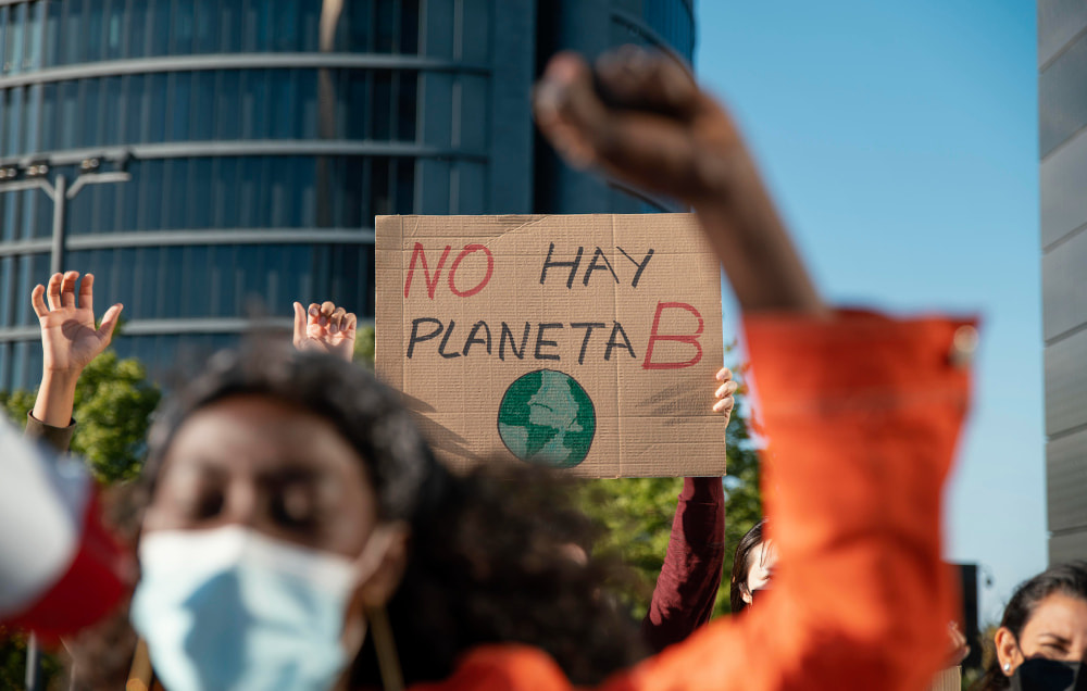 Activistas de Greenpeace Chile en una manifestación.