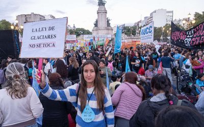 Movilización por el agua frente al Congreso.